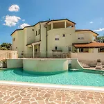 1 Bedroom Stunning In Pula