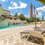 1 Bedroom Stunning In